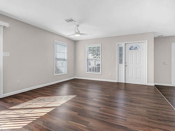 2nd image of 290 Leawood CIR
