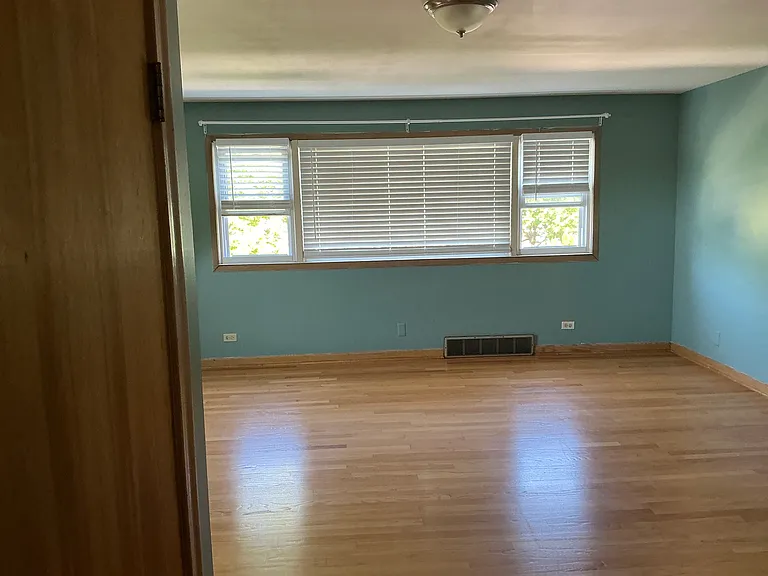 2104 N Merrimac Ave — Photo 4