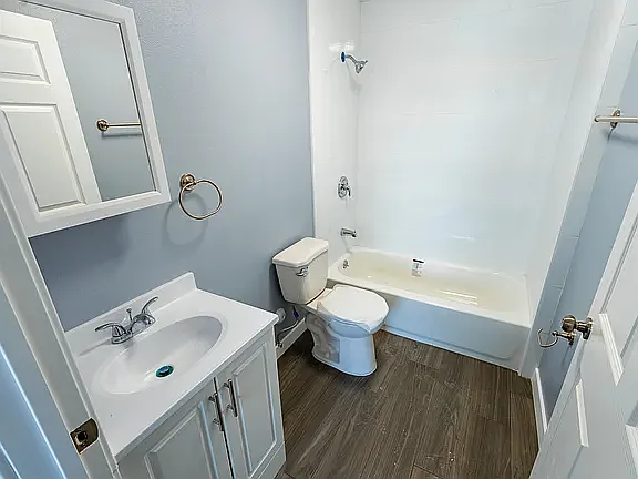 10374 Long Beach Blvd #6 — Photo 20