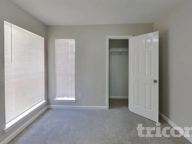 16027 Hidden Acres Dr — Photo 13