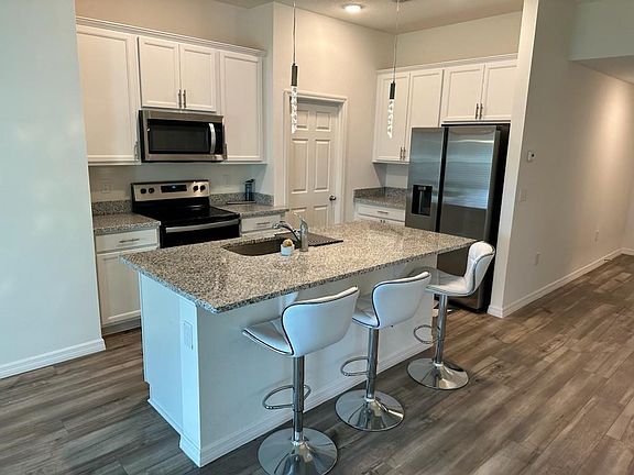 2nd image of 1099 Dania Circle NE