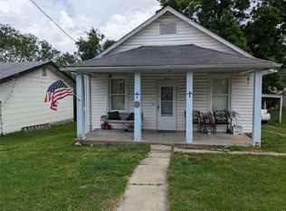 814 Spring Ave, Saint Charles, MO 63301