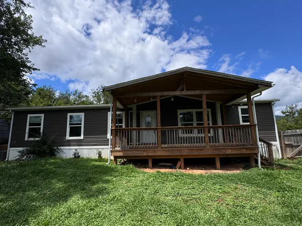 27 Dew Drop Rd, Swannanoa, NC 28778