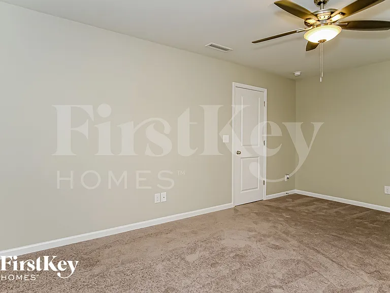 309 Connect Dr — Photo 11
