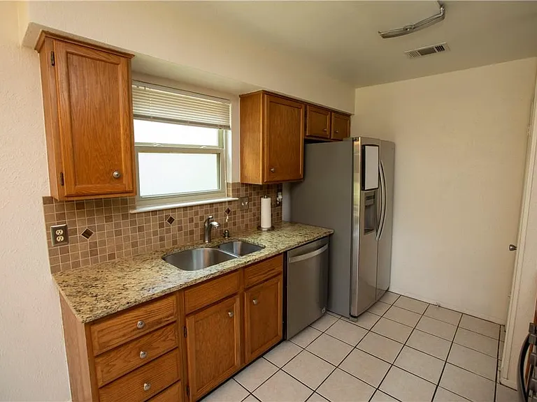 4913 Wing Rd — Photo 5