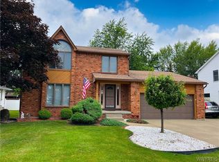 303 Patton Pl, Williamsville, NY 14221
