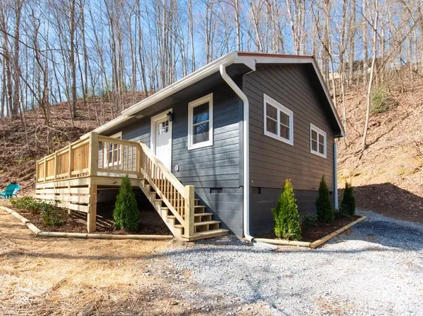 87 Paint Bucket Rd, Whittier, NC 28789