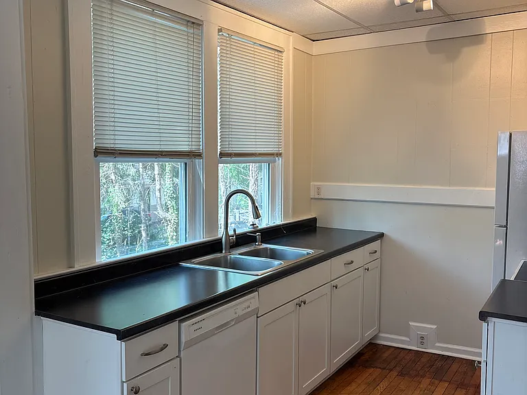 295 E Chestnut St #2 — Photo 12