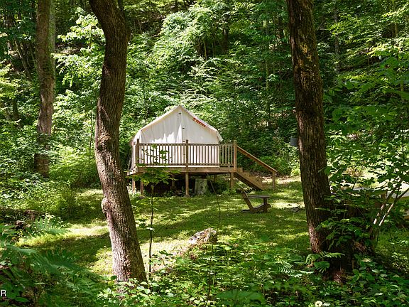 3rd image of 2792 Happy Hollow Rd