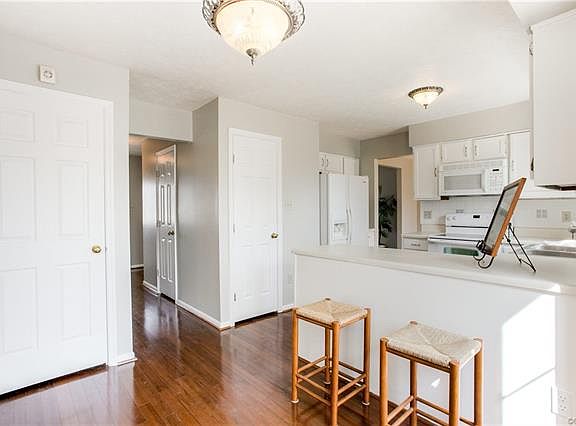 5th image of 4605 Halleys Cir