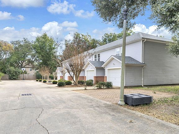 2nd image of 10 Park Place B 3 Fort