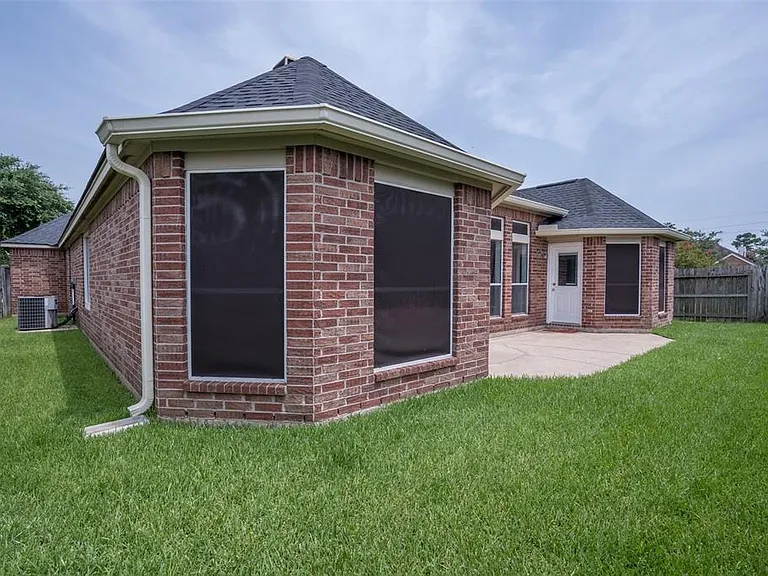 14707 Raven Hollow Ln — Photo 17