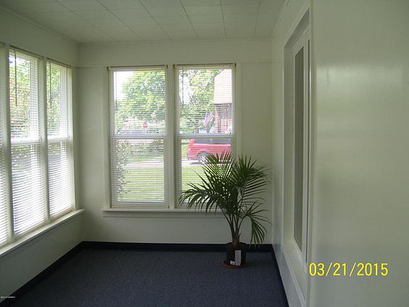 4th image of 19 Spaulding Ave E