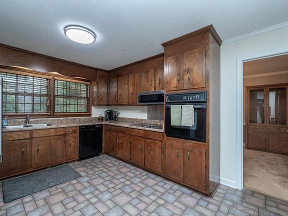 4th image of 17 Runnymede Rd