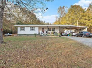 1246 Duncan Bridge Rd, Cornelia, GA 30531