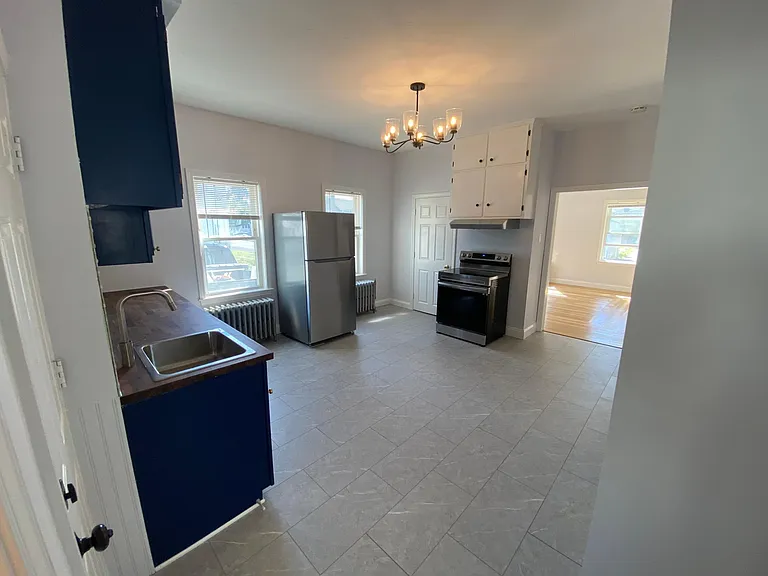421 Washington St #1 — Photo 1