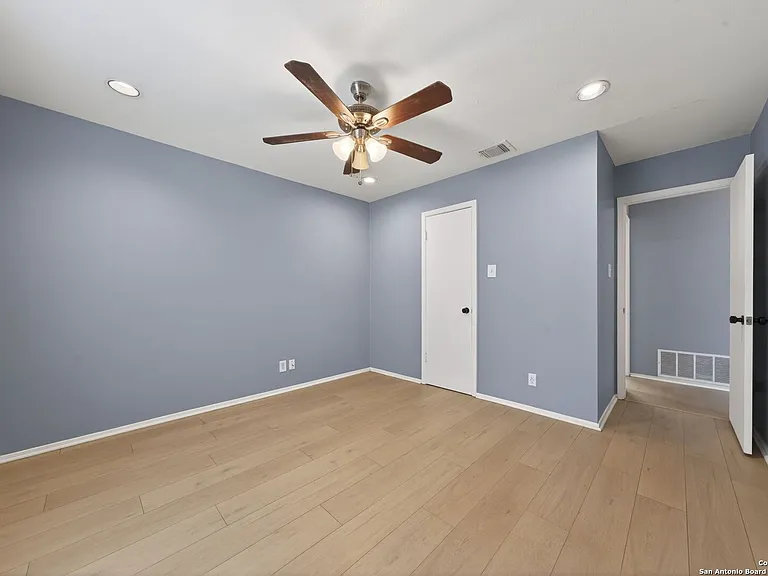 2415 Moss Ter — Photo 22