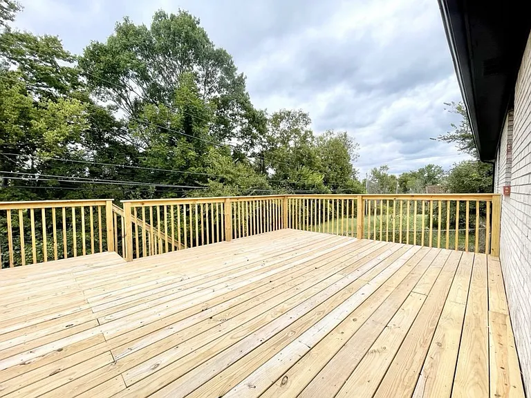 2236 Mercer Dr — Photo 5
