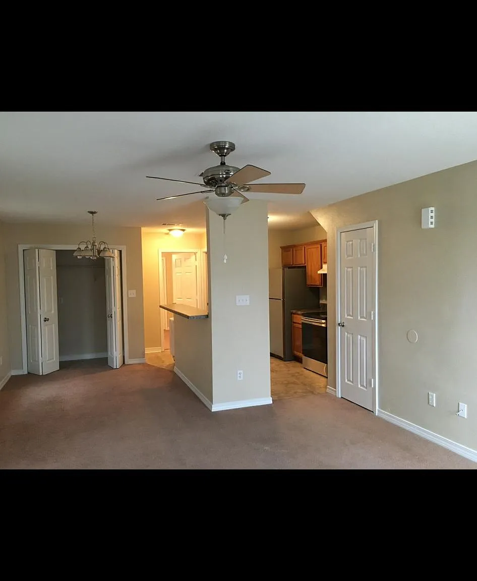 3 bed, 1180 sqft, $1,600 — Photo 1