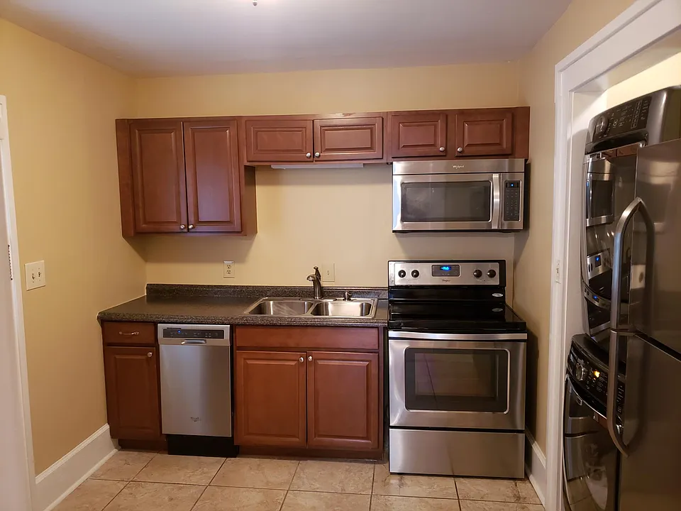 105 S McLemore Ave #2