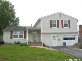 15 Glenburn Rd, Liverpool, NY 13090