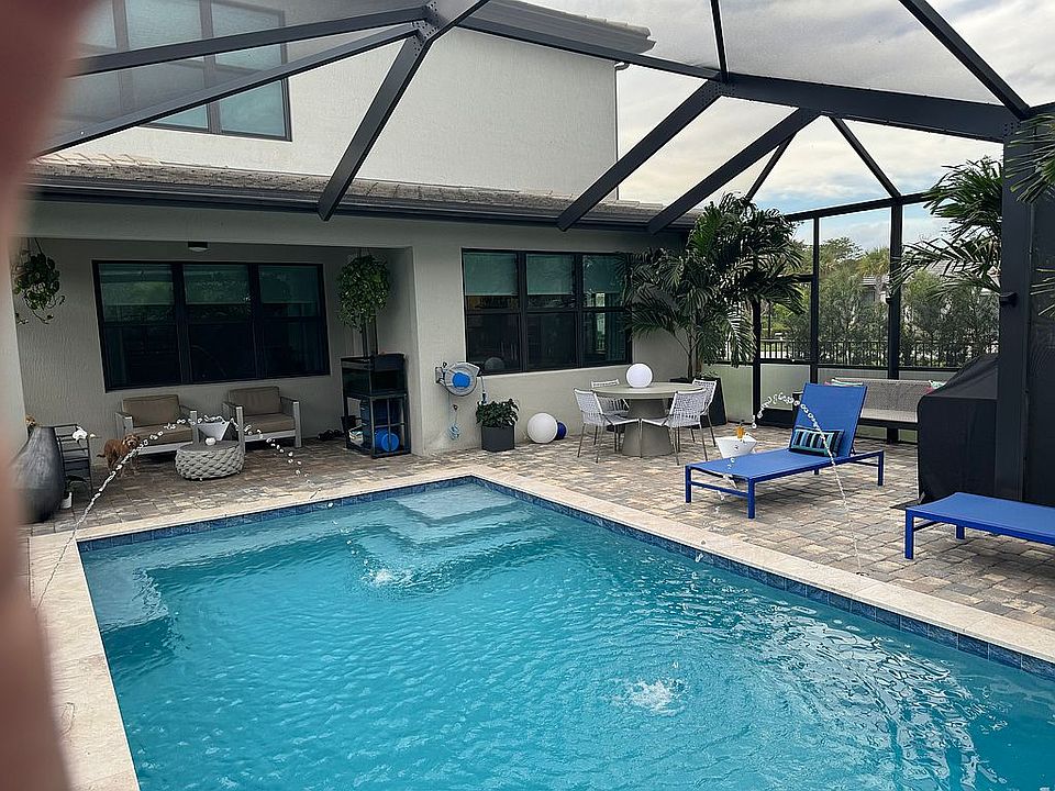 2nd image of 4654 Pinehurst Trl W