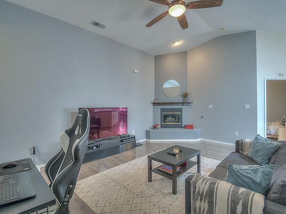 4th image of 4641 Croyden Ave NW