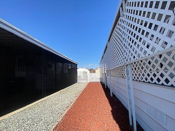4th image of 1525 W Oakland Ave Space 58