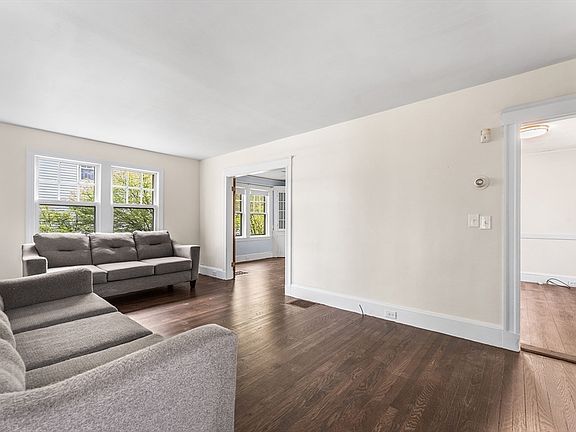 5th image of 18 Fales Rd
