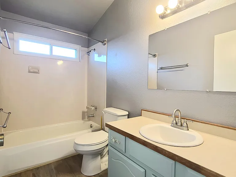 1614 Cedar St — Photo 8