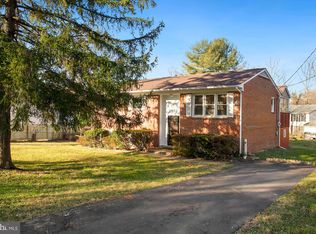2032 Greenwich St, Falls Church, VA 22043