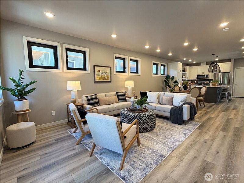 4th image of 4286 Creston Way