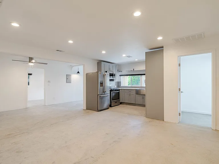 3643 1st Ave — Photo 7