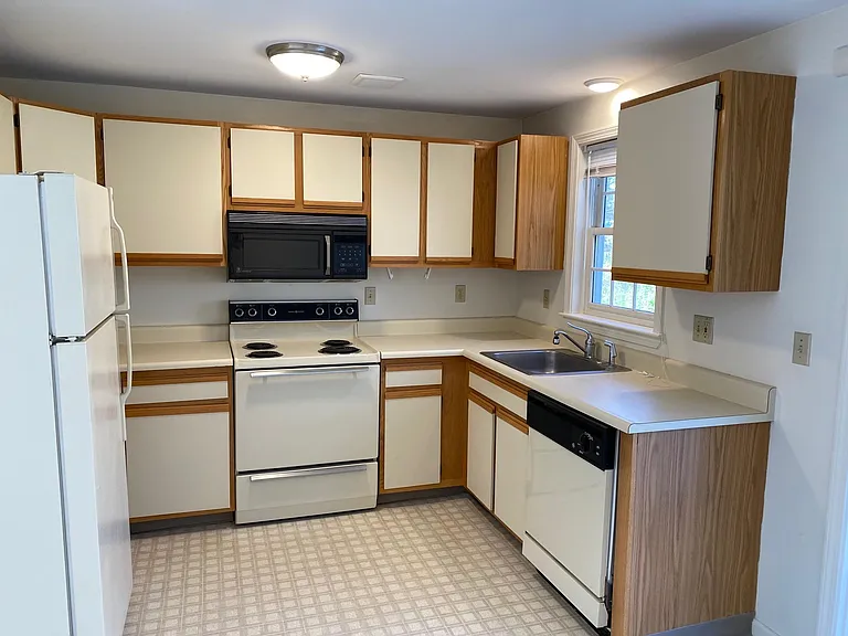 Oak Terrace Townhomes — Photo 39