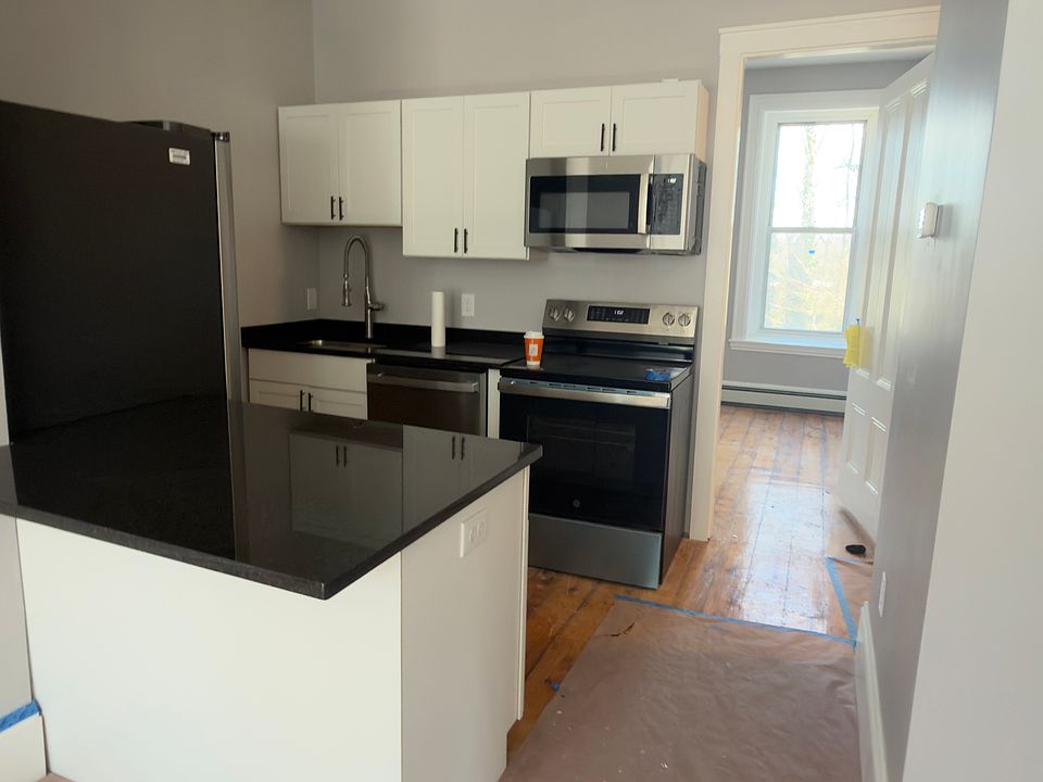1st image of 31 Newton St #1A