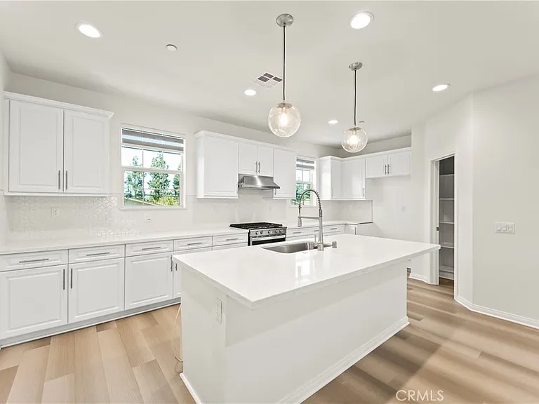 8916 Jasmine Dr — Photo 12