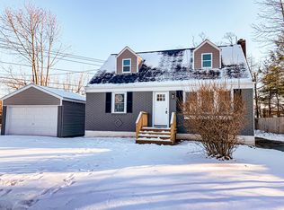 4 Manor Pl, Huntington Station, NY 11746