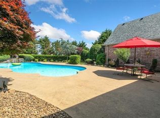 11232 W Stonebriar Dr, Bentonville, AR 72712