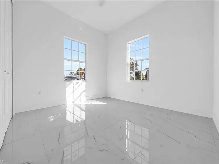3312 11th St W — Photo 11