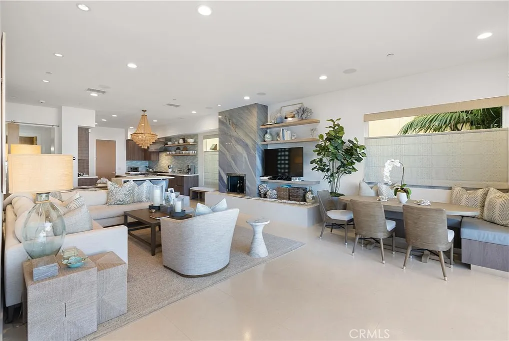 4 bed, 4.5 bath, 2711 sqft, $25,000 — Photo 4