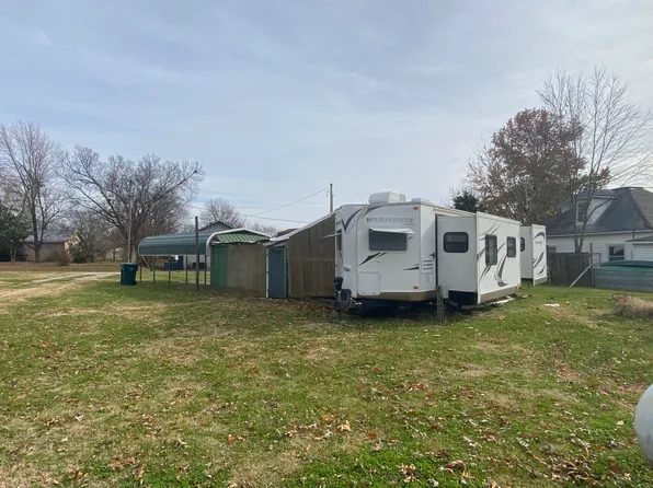 303 N Davis Street, Miller, MO 65707