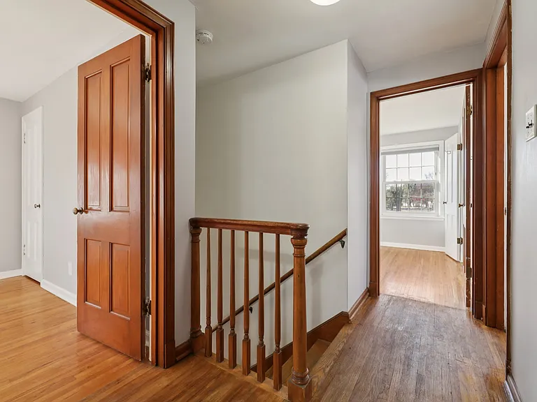 1010 SW Kenworthy Dr — Photo 10