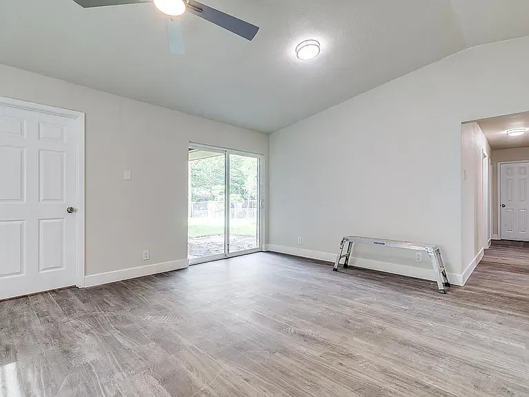 3 bed, 1344 sqft, $1,900 — Photo 3