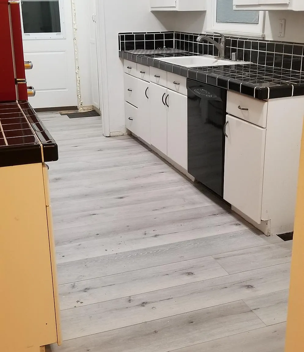 3 bed, 1066 sqft, $3,700 — Photo 4