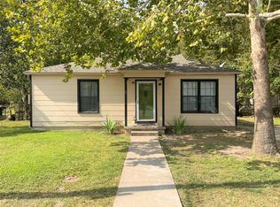 1119 S Wine St, Gainesville, TX 76240