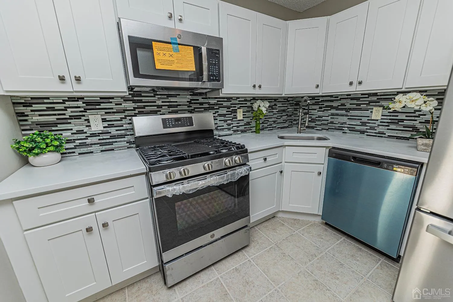 2 bed, 1.0 bath, $2,450 — Photo 4