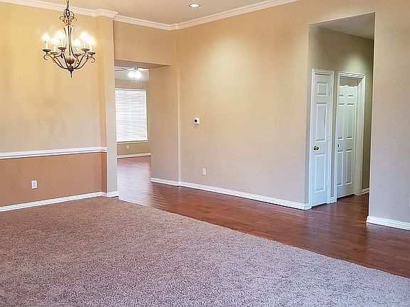 4th image of 4024 Carmichael Dr