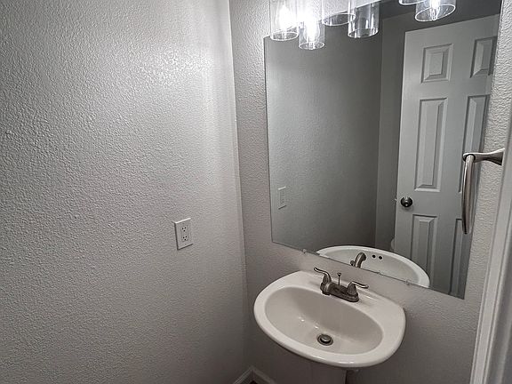 5th image of 633 Adams St NE APT C