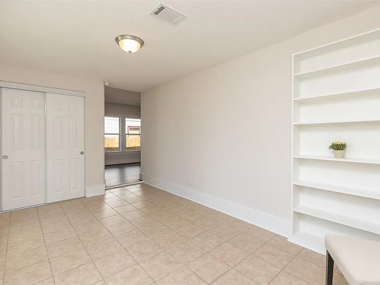 3406 Michigan St — Photo 6