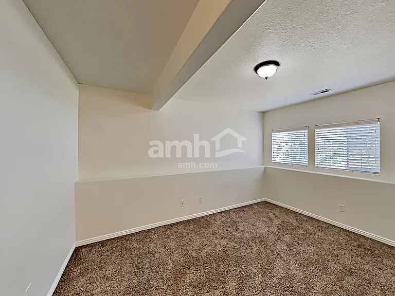 88 E 2325 S — Photo 17